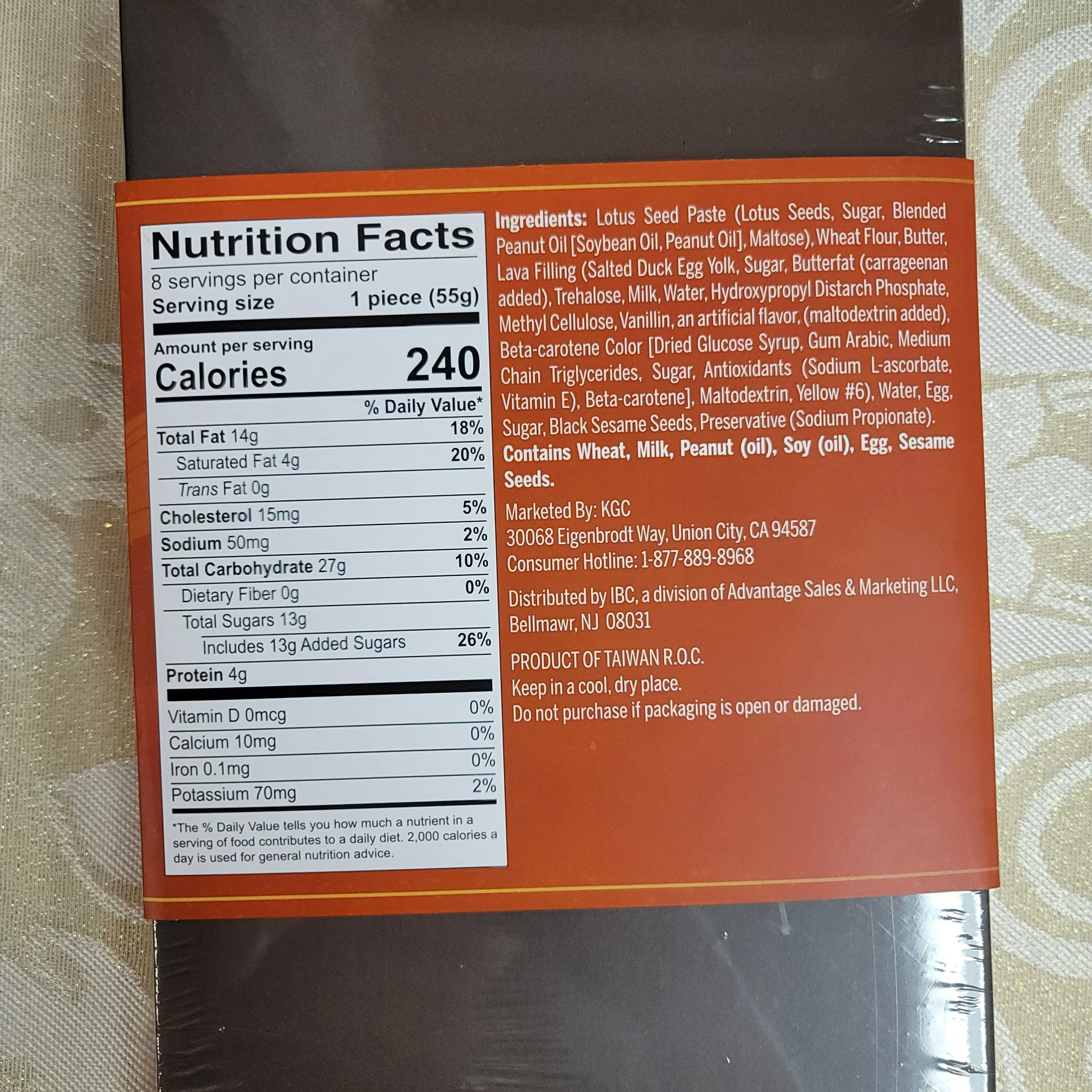 Emperor Lava Pastry with Lotus Seed Paste 15.5 Oz (440 g) - Image 3